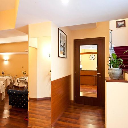 Hotel 4 Pini Roma Exterior foto